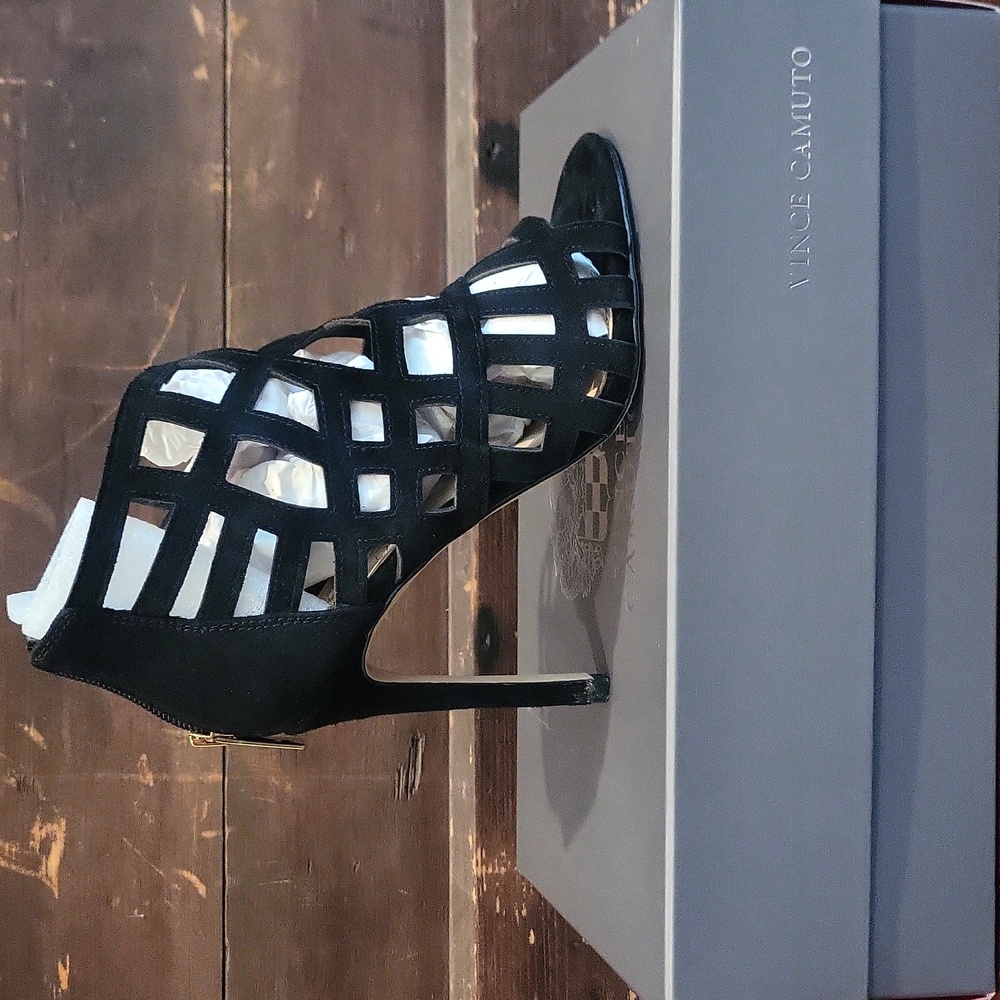 Vince Camuto Tatiana Heeled Sandal/Bootie Size 5